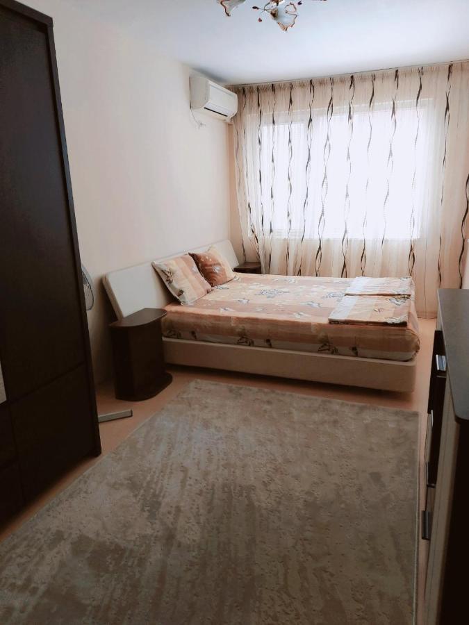 Modern Apartment In Бургас Экстерьер фото